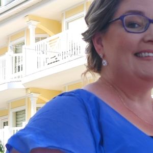 Meet your Posher, Holly